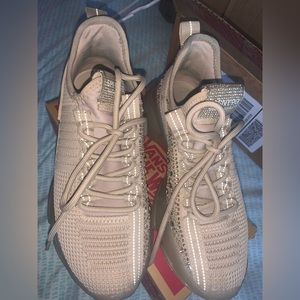 Steve Madden maxima blush